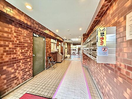 【エントランス】清潔感のある綺麗なエントランスです。