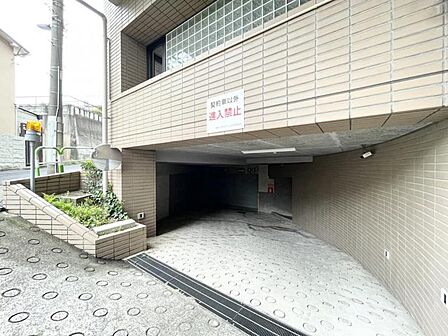 【エントランス】清潔感のある綺麗なエントランスです。