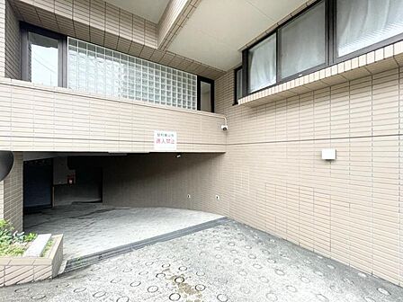 【エントランス】管理の行き届いたエントランスです。