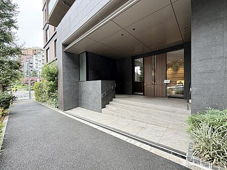 【エントランス】清潔感のある綺麗なエントランスです。