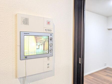 【TVインターホン】安心を見える形にしたTV付インターホン。