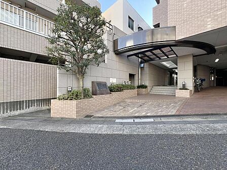 毎日の暮らしに寄り添う、優しい雰囲気の外観が魅力です。