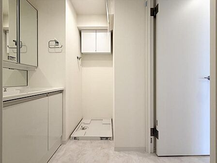 【洗面所】洗濯もスムーズに。暮らしに寄り添う使いやすい空間。