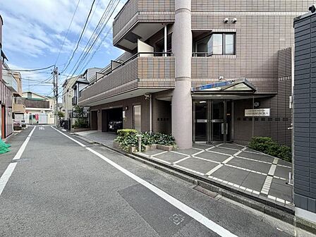 【外観】訪れる人を優しく迎え入れるような、温かみと気品のある表情。