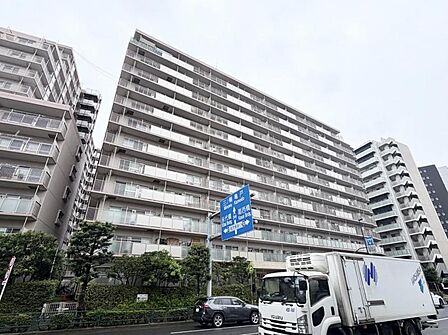 【外観】周囲の街並みに調和した外観です。