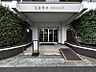 外観：【外観】落ち着いた色合いで、周囲の街並みに馴染む外観です。