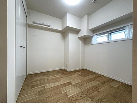 【洋室:4.9帖】様々な用途に最適な空間に