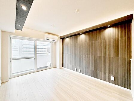 【LDK：9.5帖】暖かな日差しが差し込む明るいリビングで、快適なマンションライフをお過ごしください