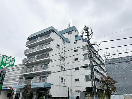 【外観】　清潔感のあるシンプルな外観が魅力的な物件です。