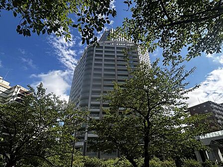 【外観】重厚感のある佇まいが魅力です。