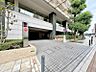 駐車場：【駐車場】　屋根付き駐車場で大事な愛車も安心して置いておけます。
