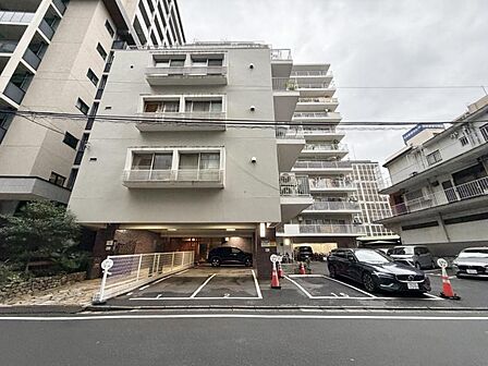 【外観】端正なデザインが品格を感じさせます。