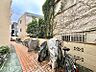 エントランス：【駐輪場】住民専用で安心してご利用いただけます。
