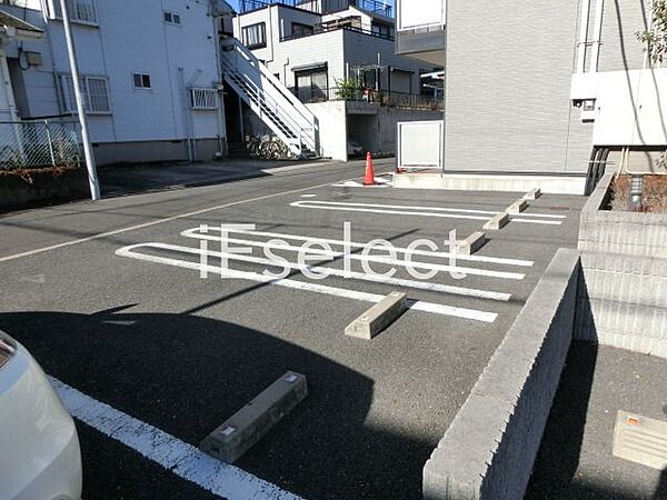 画像22:敷地内駐車場ございます。