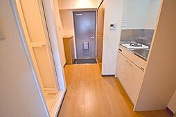 日大ロイヤル西中島 6階1Kのリビング/ダイニング