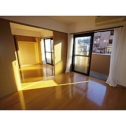 ガーデンハイム樗1番館 3階3DKのリビング/ダイニング