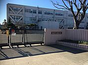 神領小学校 950m