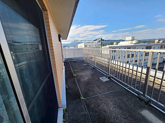 バルコニー ライオンズグローベルめじろ台 4階/401