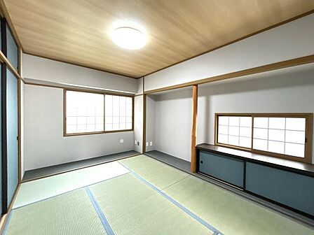 【リフォーム後_和室】畳表替、クロス貼替、照明交換等を行いました。ブルーのアクセントカラーでお洒落な和室になりました。