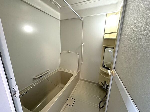 浴室を拡大表示