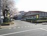 周辺：高松小学校まで850m(徒歩11分)。お子様が元気に通学できる距離です。