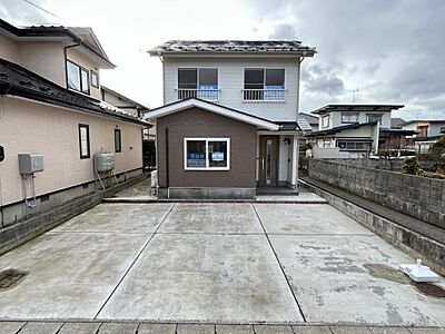 外観：【住宅ローン減税対象】価格には消費税、リフォーム費用を含みます。自社物件につき随時ご案内可能です。内覧希望の方はお電話ください。