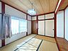 和室：【現況販売】一階南側約6畳和室を撮影しました。
