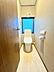 トイレ：【リフォーム済】トイレは温水洗浄機能付きに新品交換しました。キズや汚れが付きにくい加工が施してあるのでお手入れが簡単です。直接肌に触れるトイレは新品が嬉しいですよね。