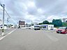 周辺：ローソン塩釜桜ケ丘店様まで徒歩2分。車が無い時に歩いていける距離でお買い物できるのは嬉しいですね。 140m