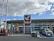 【周辺環境/スーパー】ヨークベニマル荒井店様まで500ｍ（徒歩7分）