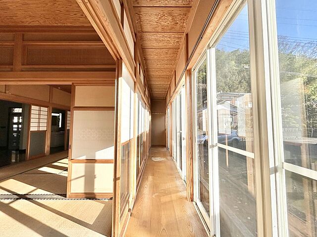 室内 新潟市秋葉区矢代田553