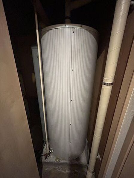 【リフォーム予定】電気温水器は新品のものに交換予定です。