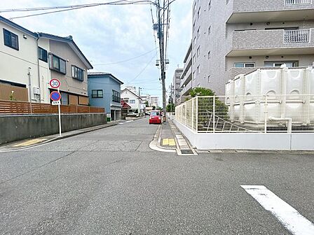 前面道路は約6.0mです。
