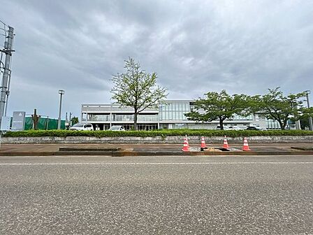 【周辺環境】長岡市立東中学校まで約1400m(徒歩約18分)です。