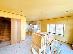 上越市大字東中島　戸建て 8LDKのリビング/ダイニング