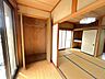 室内：【現況販売】南西側広縁写真です。陽だまりを感じられる広縁。四季の景色を楽しみながらお過ごしいただけます。