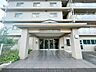 外観：正面入り口