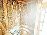 浴室：【リフォーム中10/12更新】浴室写真です。新しいユニットバスに交換予定です。追い焚きと自動湯張りで快適です。疲れた体を癒すのに、ユニットバスは嬉しいですね。