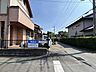 その他：【リフォーム中】前面道路は約4ｍあります。角地となっており開放感があります。車通りの少ない住宅地です。