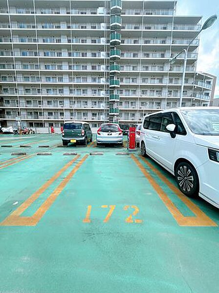 【8月31日まで期間限定現況販売】駐車場写真です。月額900円となっております。
