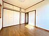 洋室：【洋室5.25帖】2階5.25帖洋室です。寝室としてはもちろん、趣味のお部屋や書斎などにも。自分好みの空間にできます。