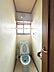 室内：【リフォーム中】本住宅は2階にもトイレがございます。2階トイレは便器新品交換し、クロス張替え等を行い、清潔で気持ちよくお使いいただける空間へと仕上げていきます。