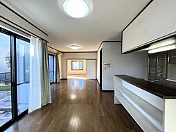 中央市臼井阿原　戸建て 4SLDKのリビング/ダイニング