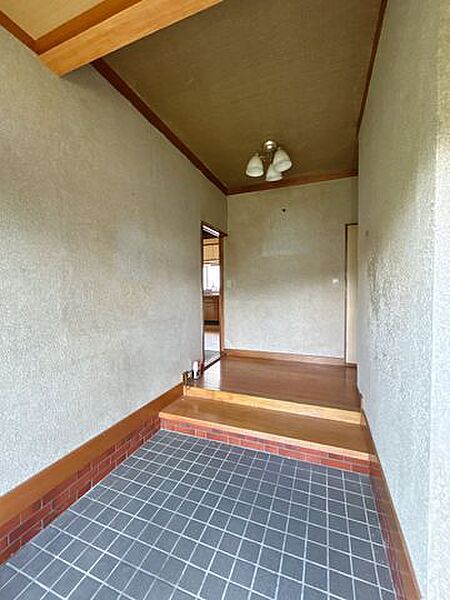 玄関を拡大表示