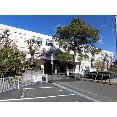 大岡南 【中学校】沼津市立大岡中学校まで約800m。