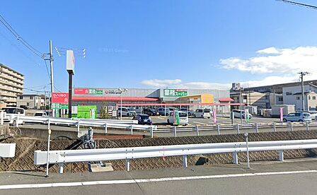 【スーパー】業務スーパー西沢田店まで約1km。徒歩15分。 1130m