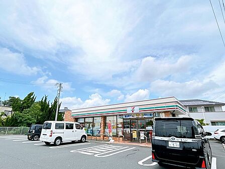 セブンイレブン浜松新津町店徒歩5分。 350m