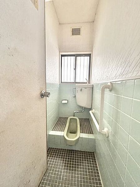 トイレを拡大表示