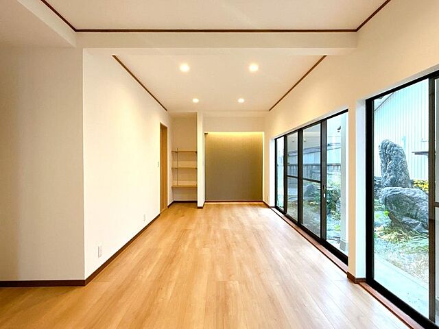 リビング/ダイニング 富山市四ツ葉町10-1