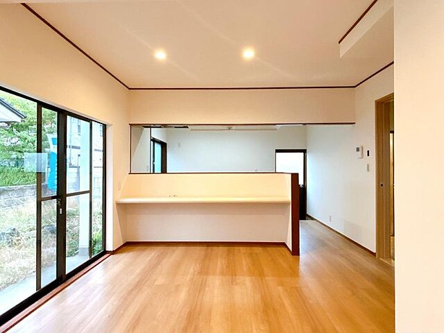 リビング/ダイニング 富山市四ツ葉町10-1